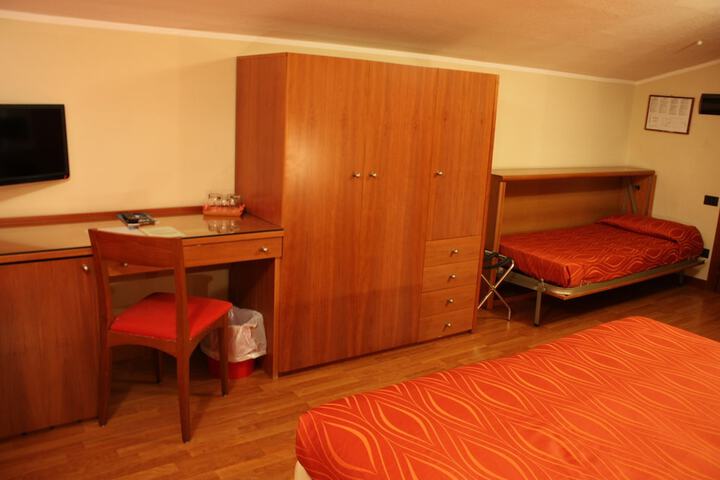 Room 13 of 70