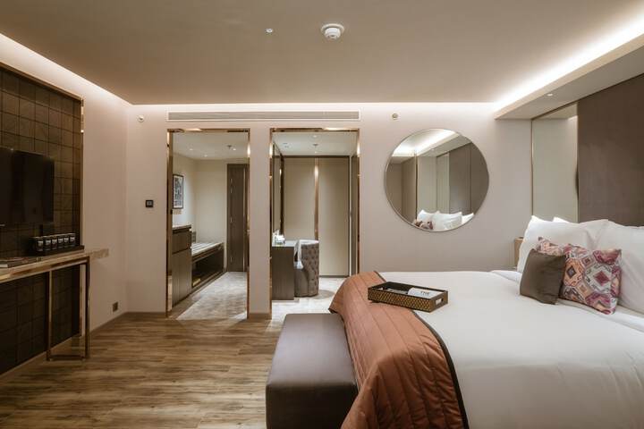 Room 5 of 23