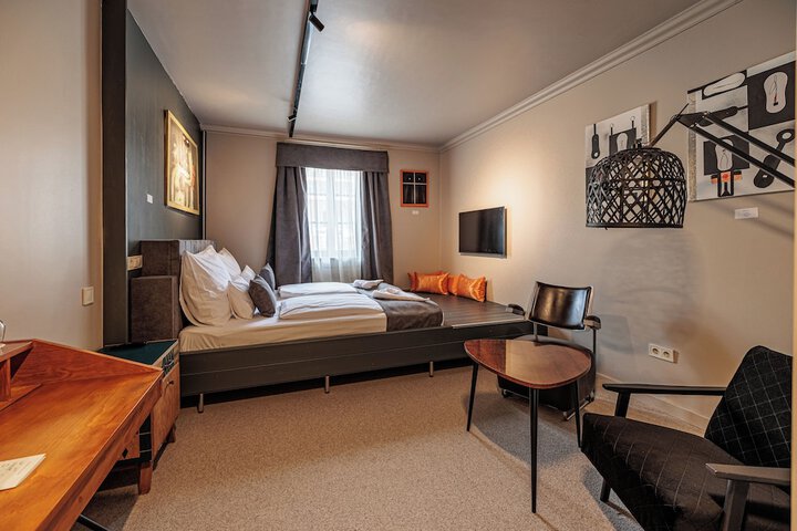 Room 40 of 103