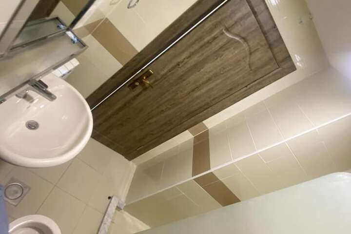Room 8 of 20