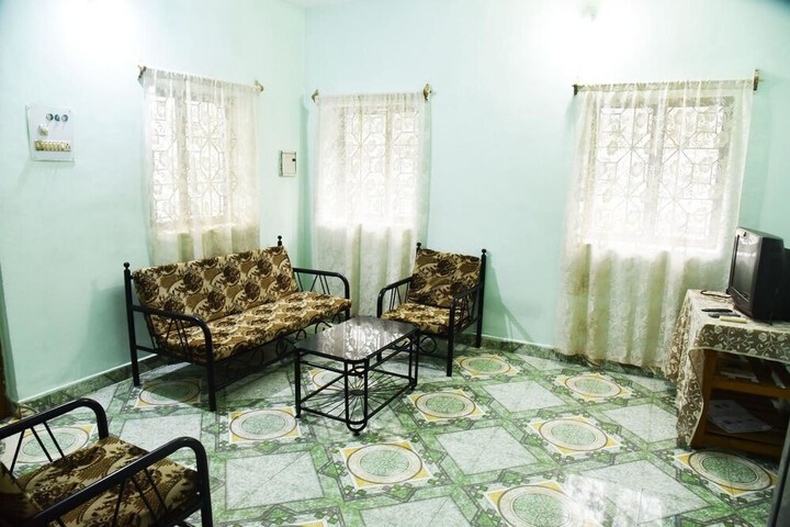Room 7 of 8