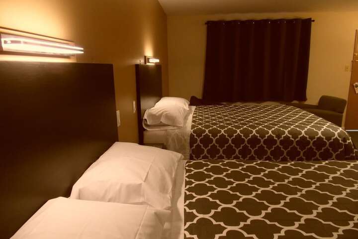 Room 8 of 27