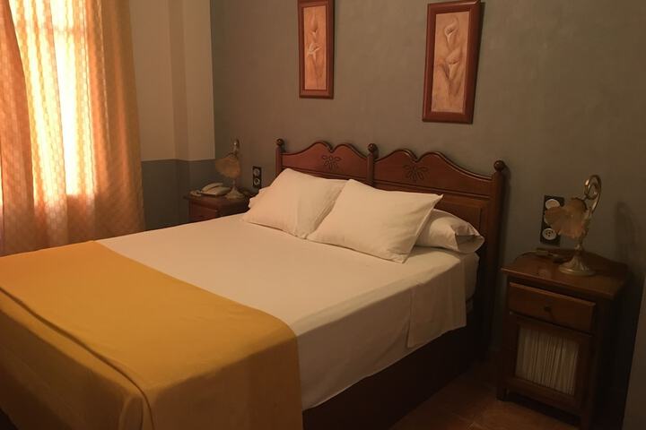 Room 4 of 32