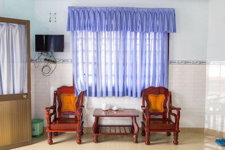 Room 5 of 32