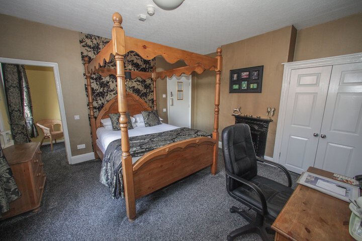 Room 15 of 35