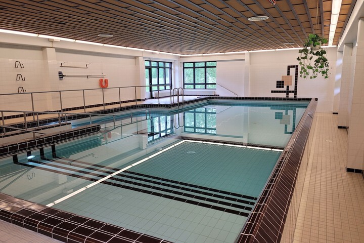 Pool 21 of 69