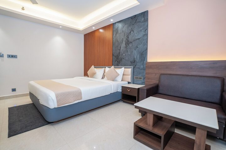 Room 53 of 174