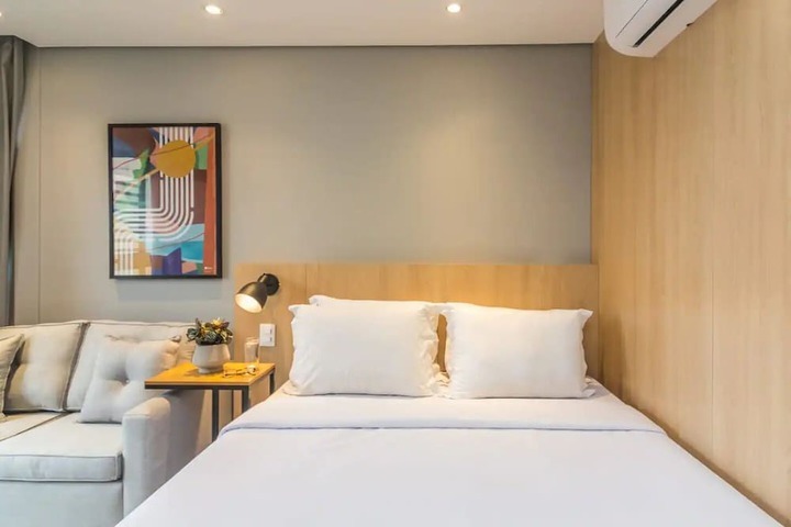 Room 10 of 156