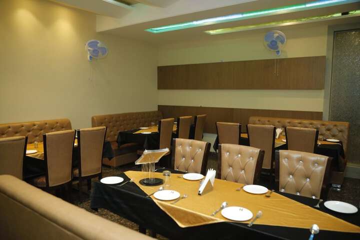 Dining 19 of 26