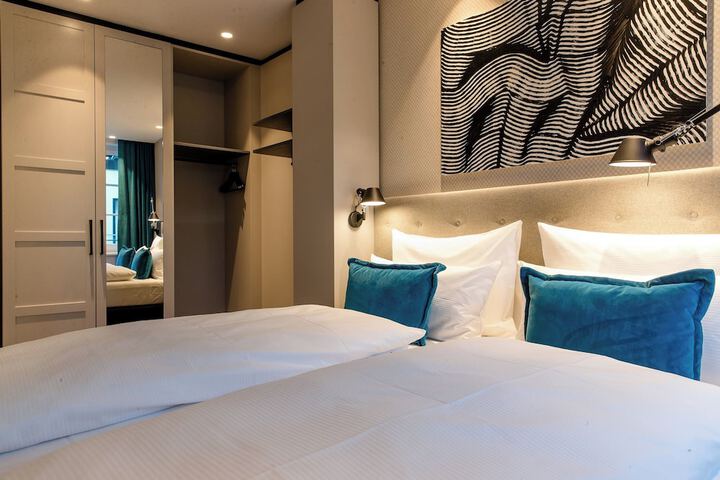 Room 4 of 39