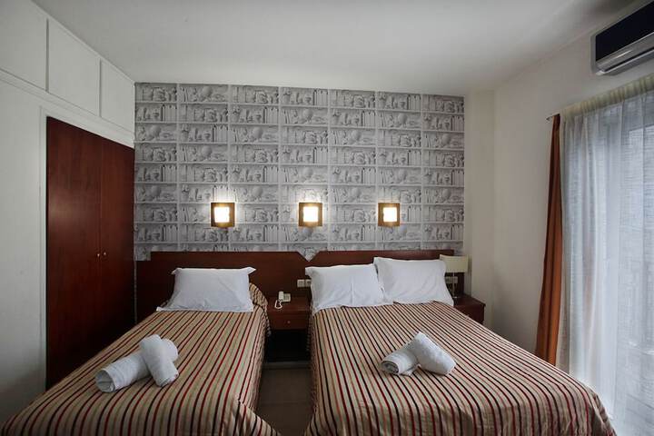 Room 10 of 50
