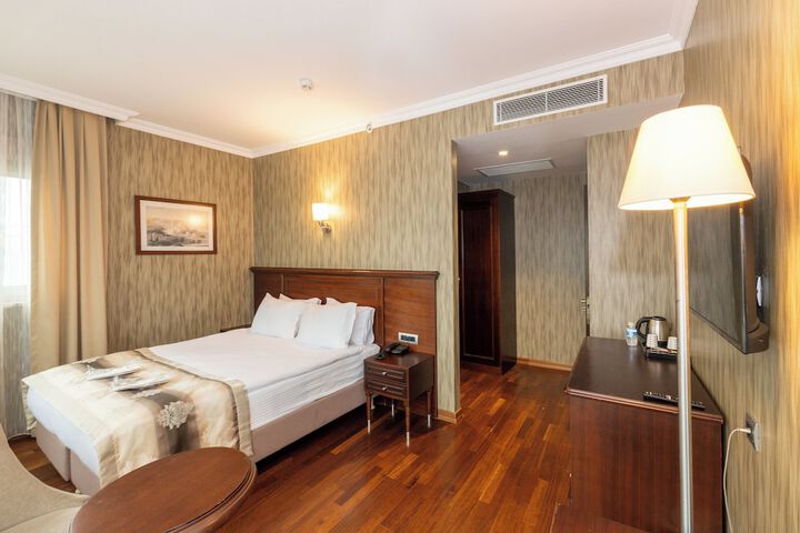 Room 5 of 40