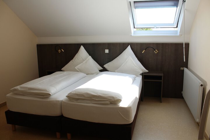 Room 9 of 58