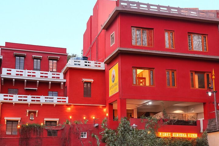 Hotel Ananda Kashi