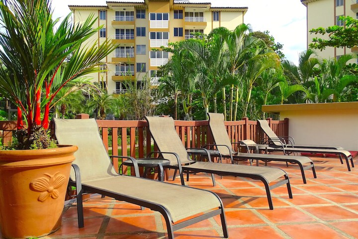 Sundeck 38 of 40