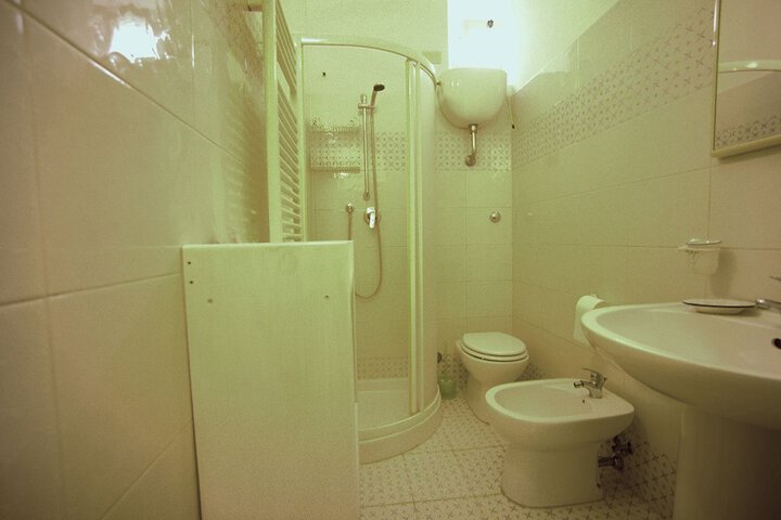 Room 26 of 28