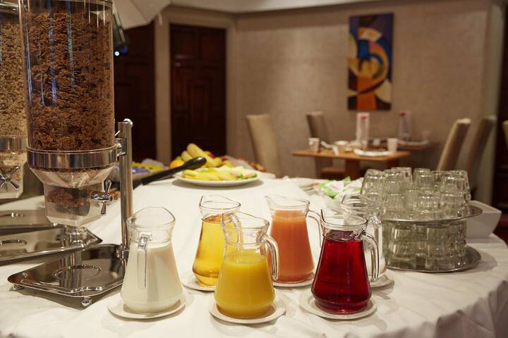 Breakfast/Coffee Service 63 of 142
