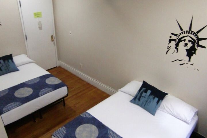 Room 9 of 69