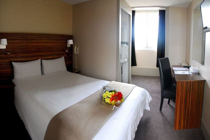 Room 3 of 81