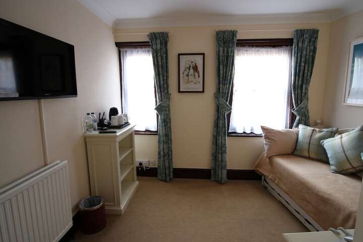 Room 38 of 140