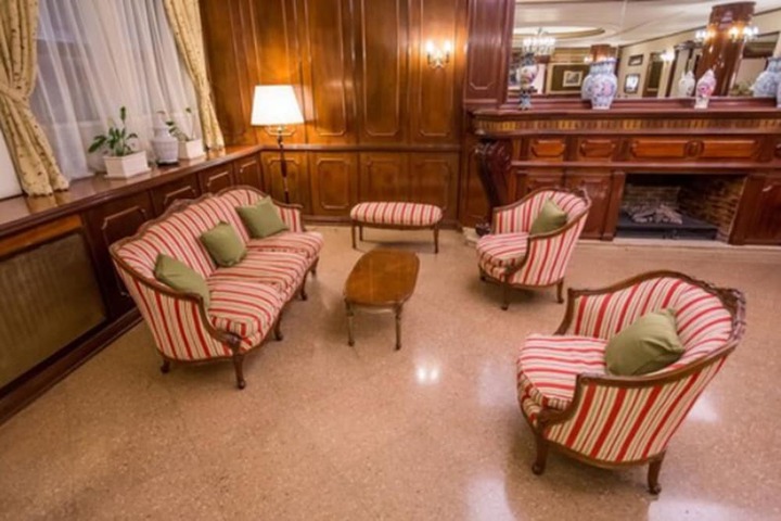 Hotel Interior 4 of 43
