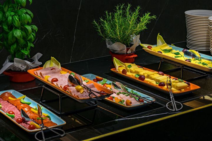 Dining 56 of 72