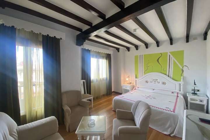 Room 9 of 24