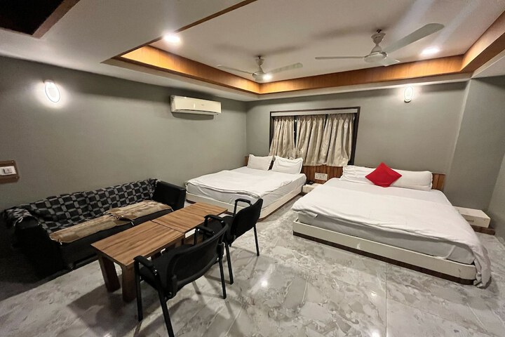 Room 3 of 31