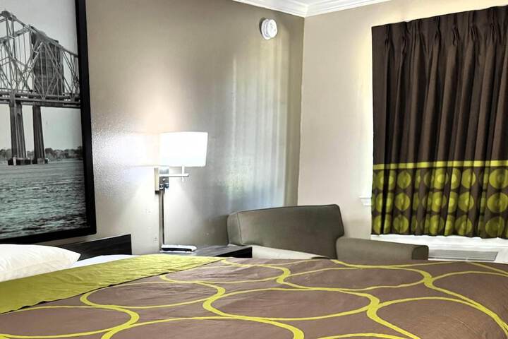 Room 18 of 40