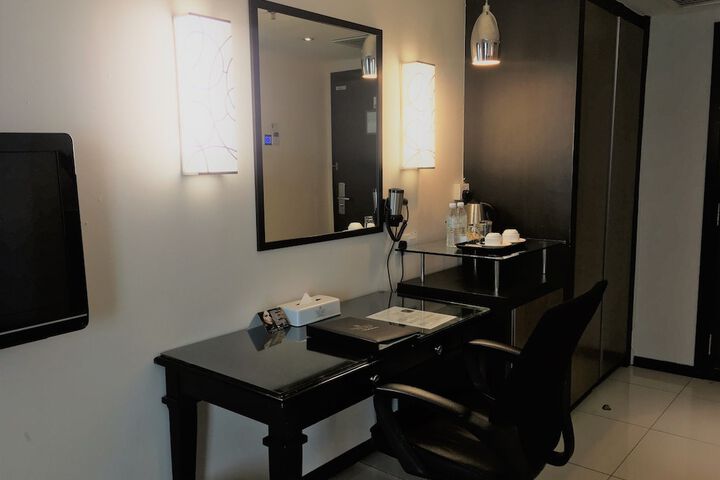 Room 4 of 87