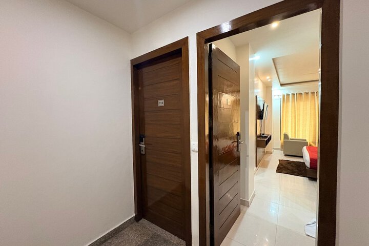 Room 6 of 49