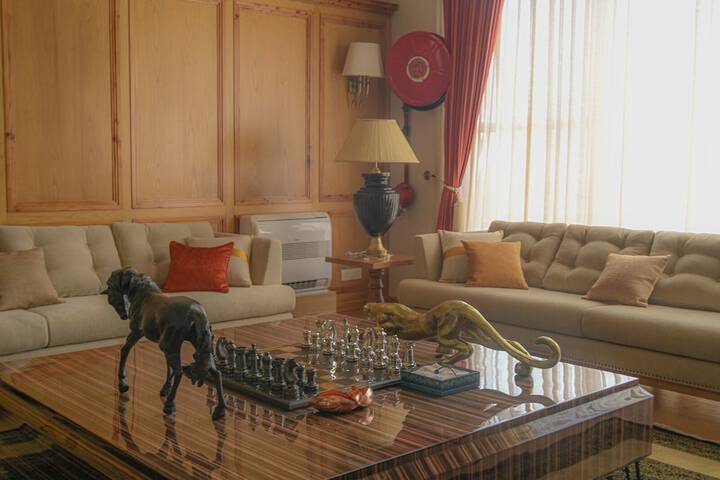 Room 28 of 48