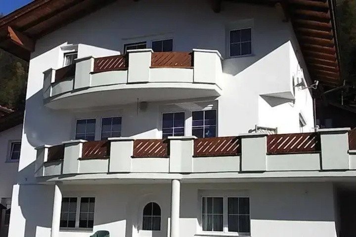 Hotel 5 of 11
