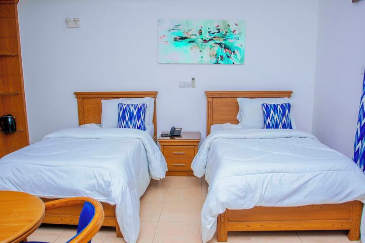 Room 44 of 99