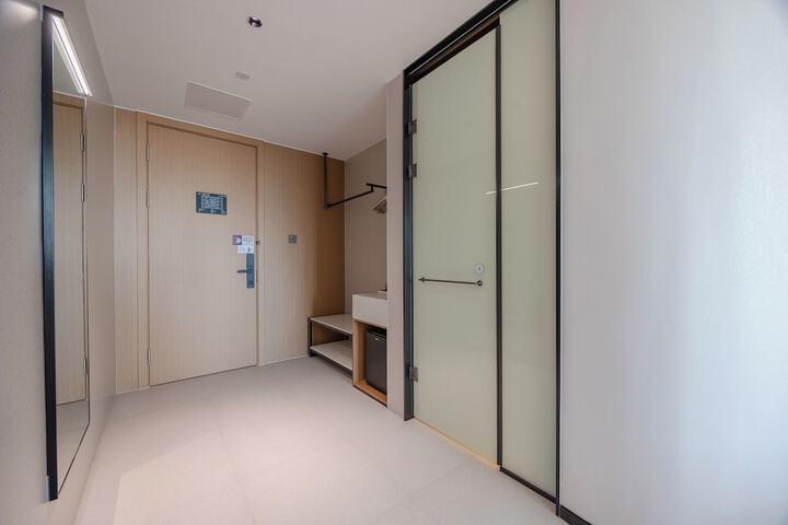 Room 40 of 60