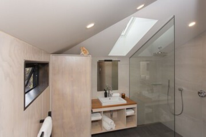 Room 4 of 37