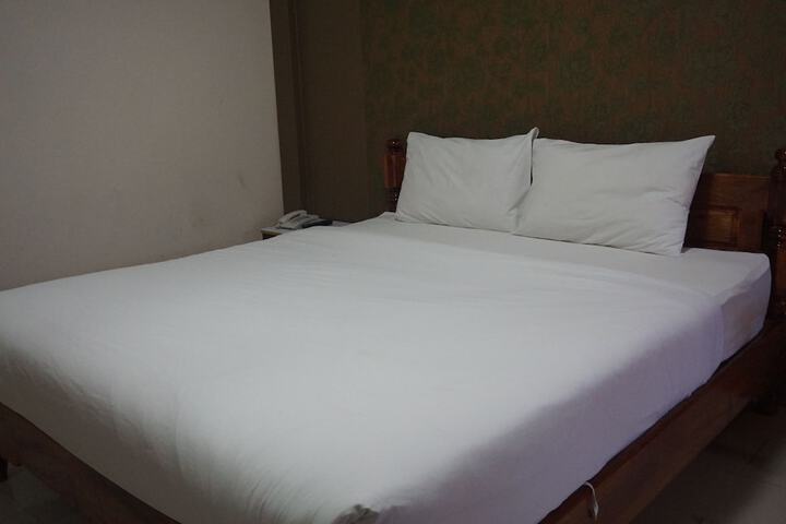 Room 9 of 22