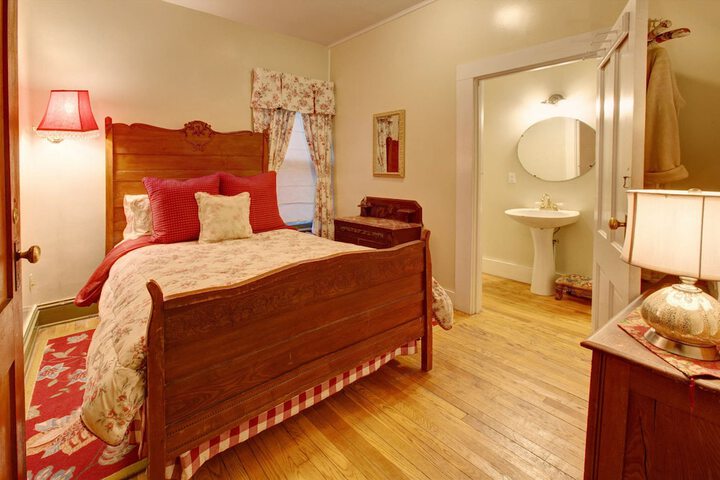 Room 40 of 100