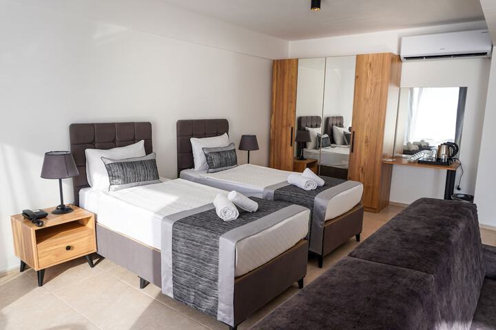 Room 4 of 44