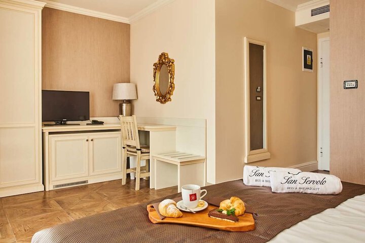 Room 2 of 61