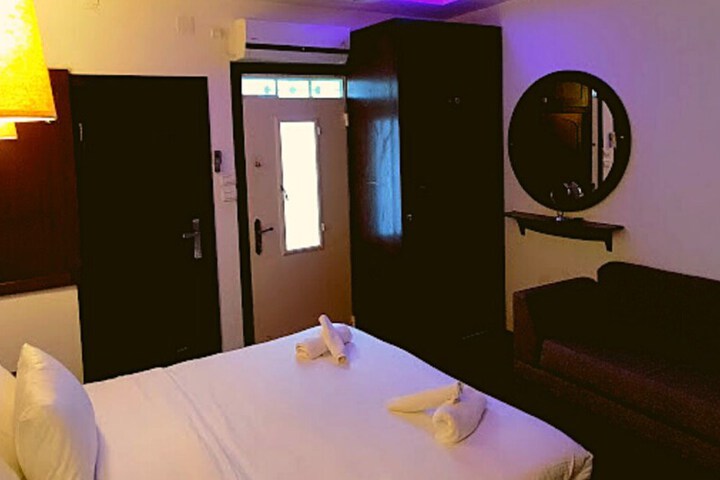 Room 36 of 68