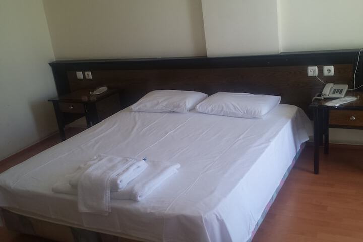 Room 3 of 27