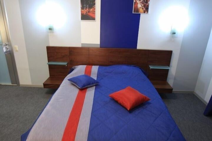 Room 37 of 69