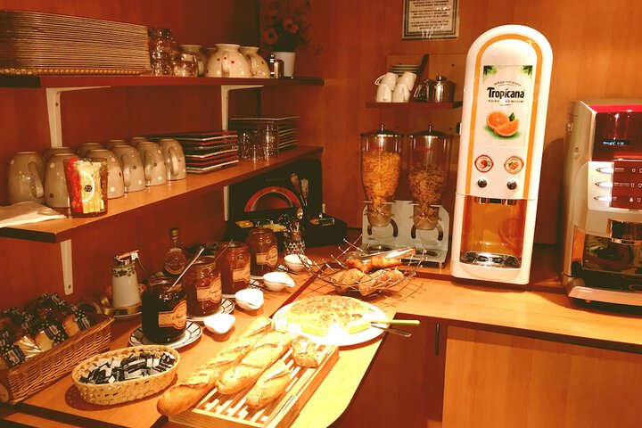 Breakfast/Coffee Service 8 of 11
