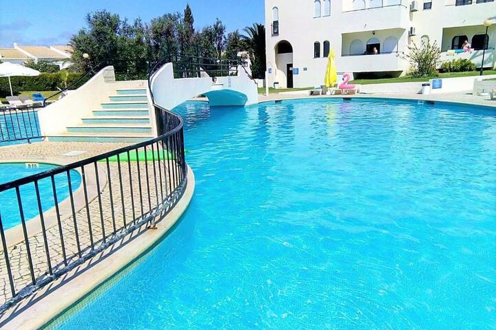 Pool 8 of 14