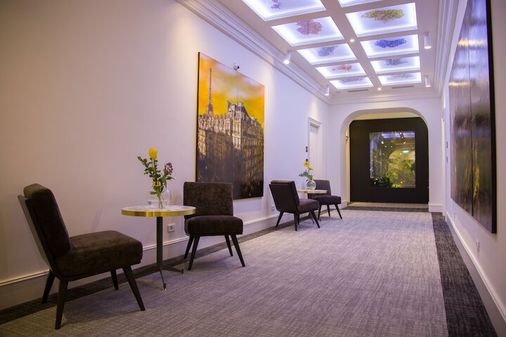 Ballroom/Hall 112 of 122