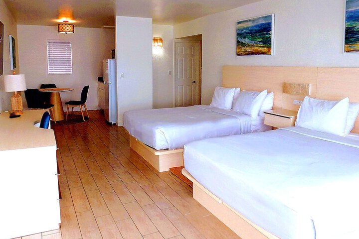 Room 10 of 31