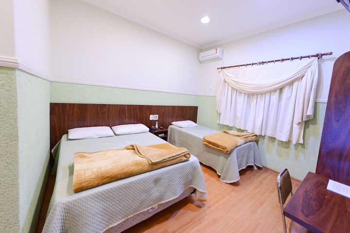 Room 8 of 15