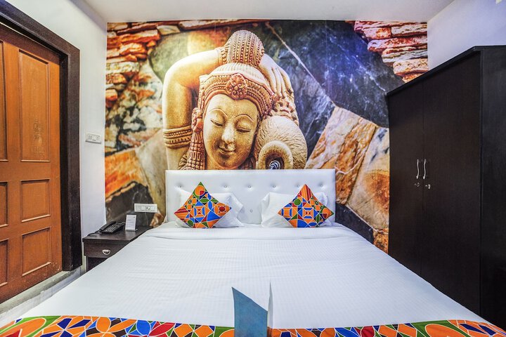 Room 4 of 25
