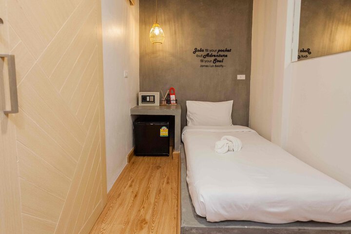 Room 6 of 47